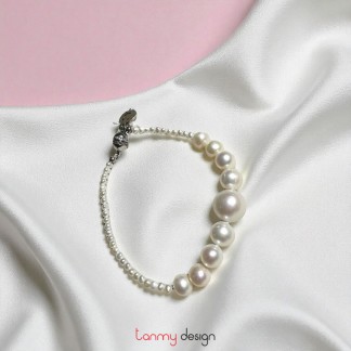 Vòng tay ngọc trai to nhỏ khuy nam châm charm chữ L bạc